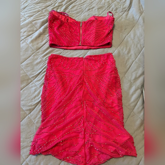 Embellished asymmetrical crop and skirt set - Picture 7 of 8